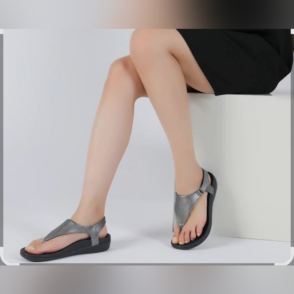 Sleek Silver Sandals with Modern Elegance
